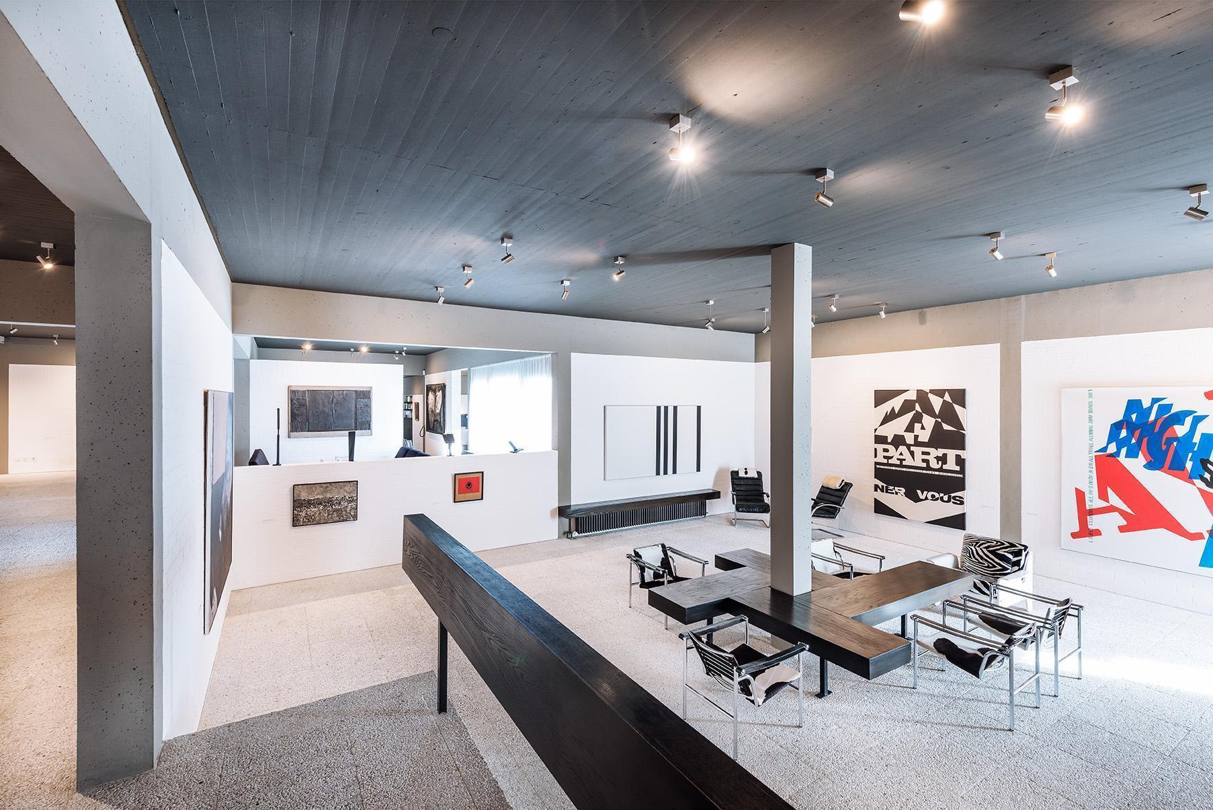 Sammlung Domnick, Innenraum mit Designmöbeln von Le Corbusier