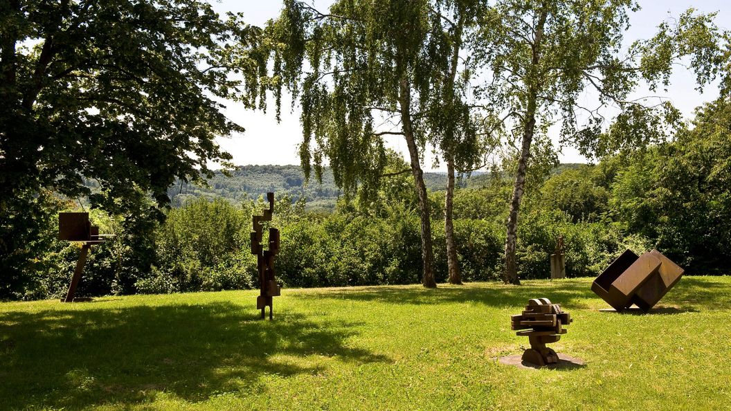 Blick auf die Sammlung Domnick und den Skulpturengarten